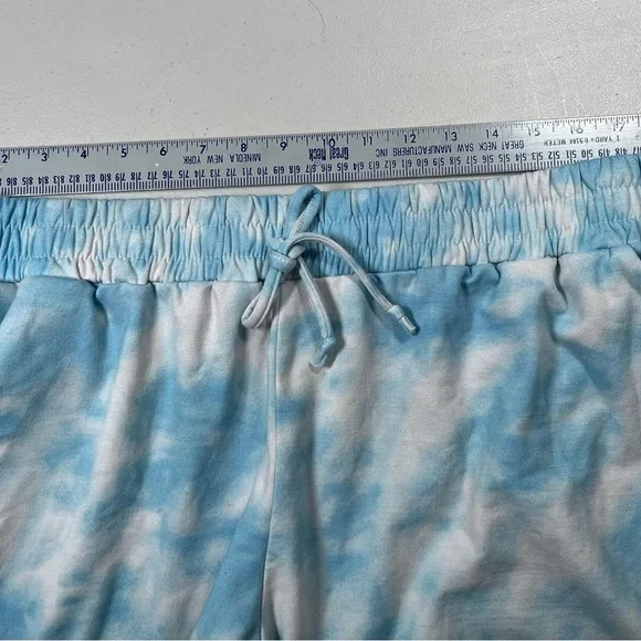 Women's Blue Tie-Dye Hoodie and Shorts Set, 2X - Picture 10 of 14
